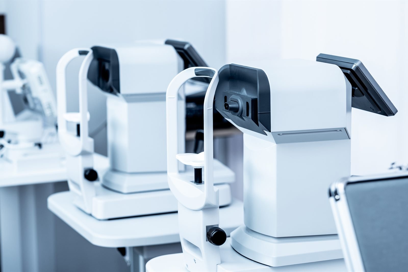 Echipamente moderne de diagnostic într-o clinică oftalmologică | GetVizual